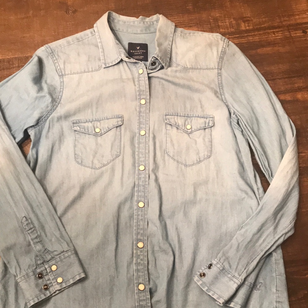 American Eagle boyfriend blue jean shirt